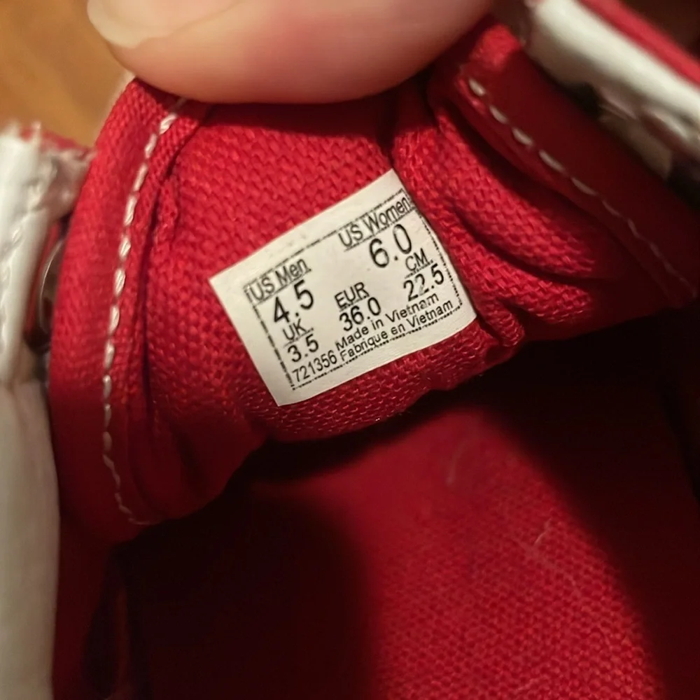 Vans - Picture 3 of 4